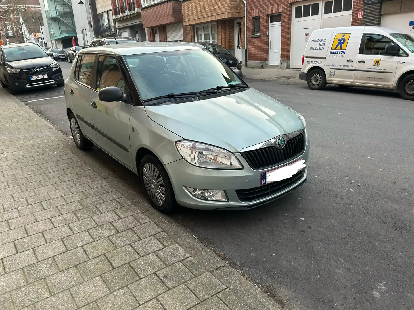 Skoda Fabia 1.2i Active Grijs - 1