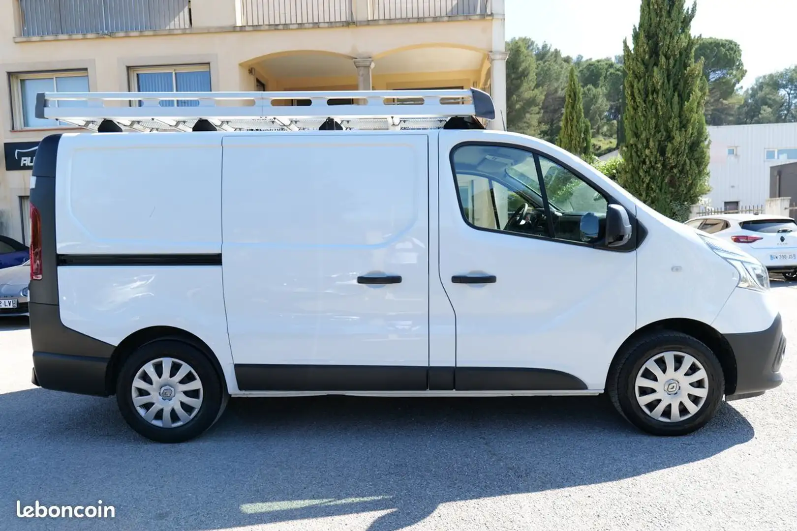 Renault Trafic (2) fourgon confort l1h1 2.0 dci 120 ch Wit - 2