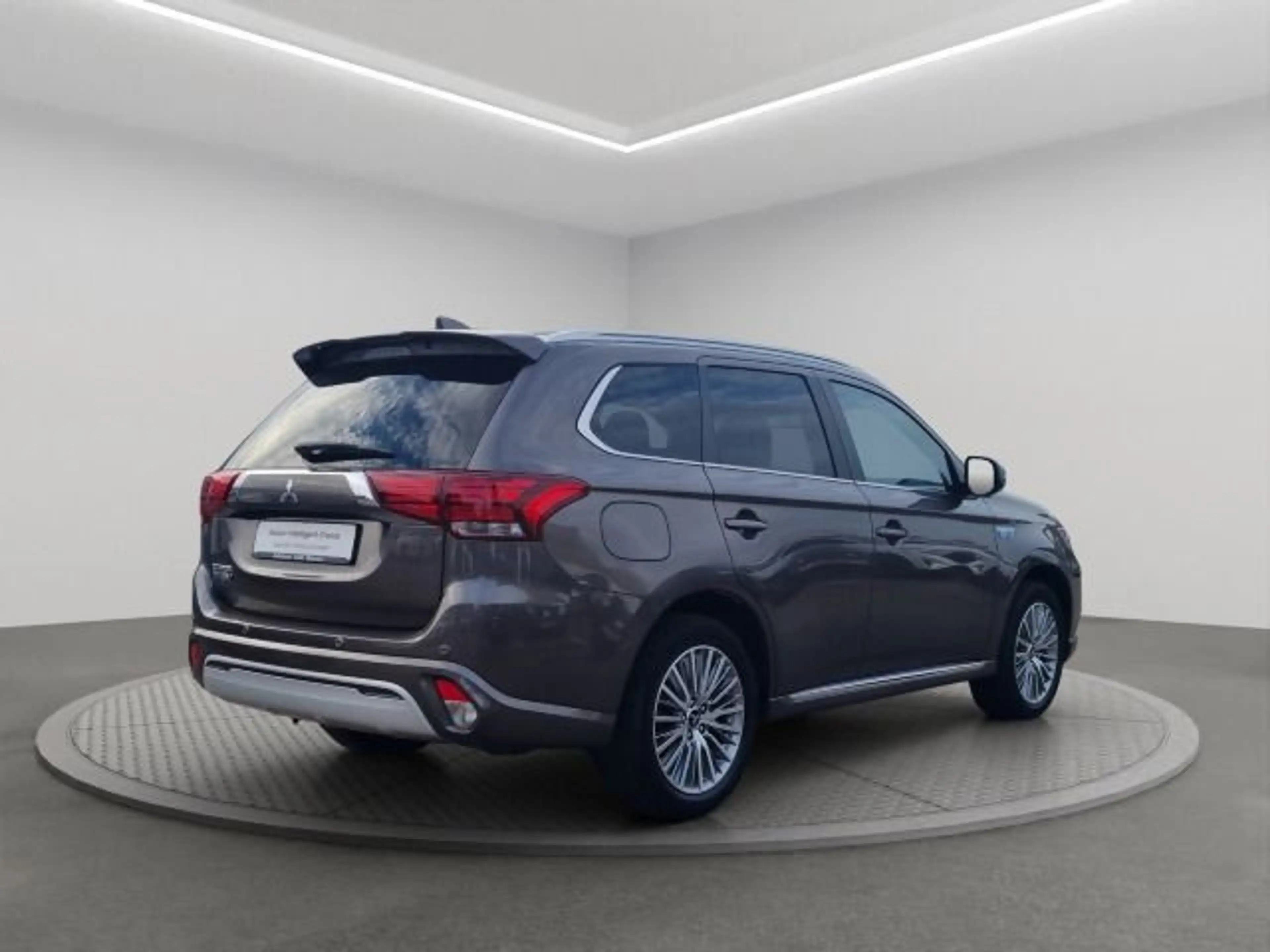 Mitsubishi Outlander 2.4PHEV Plus Spirit 4WD — photo 5