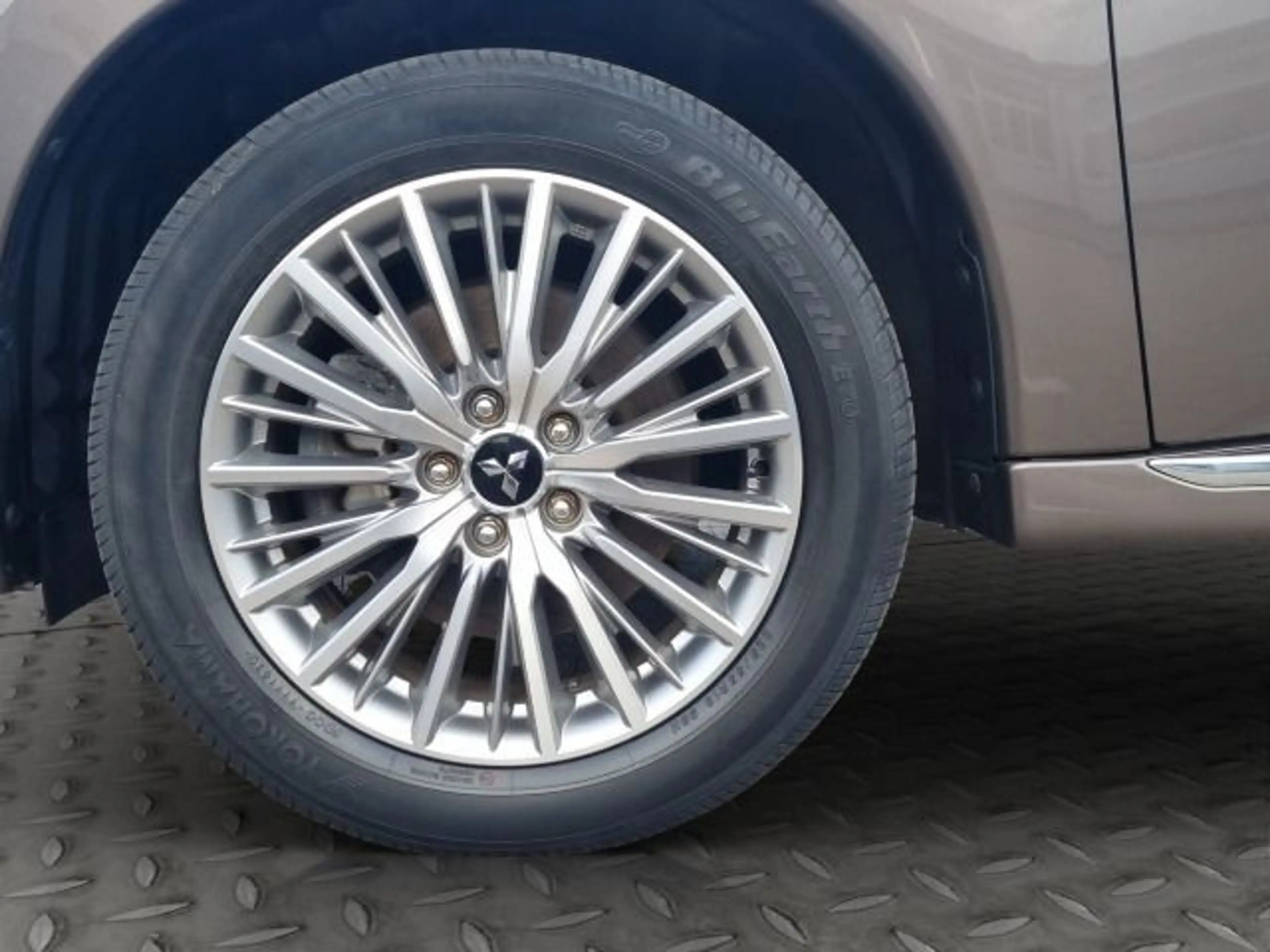 Mitsubishi Outlander 2.4PHEV Plus Spirit 4WD — photo 14