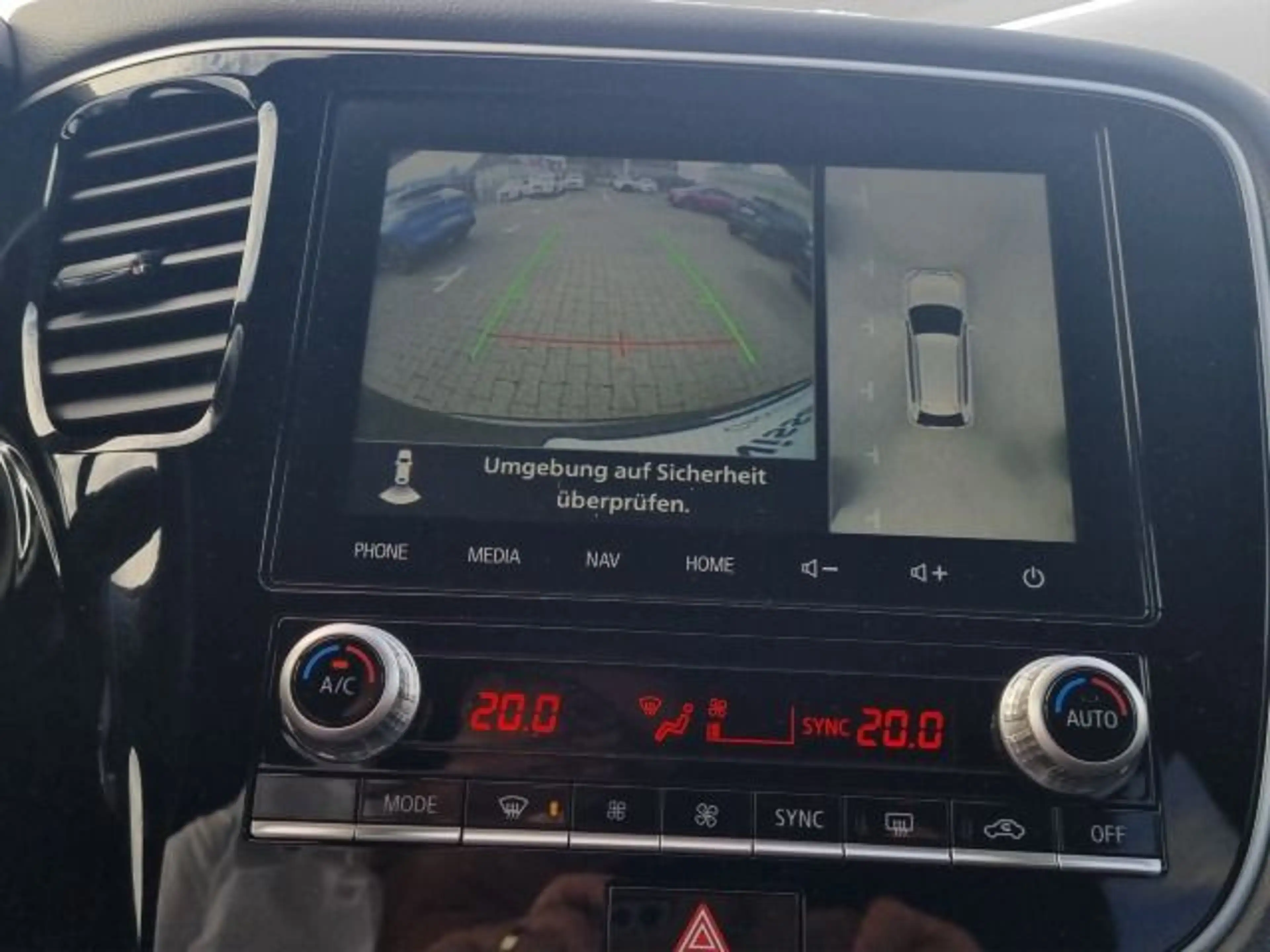 Mitsubishi Outlander 2.4PHEV Plus Spirit 4WD — photo 12