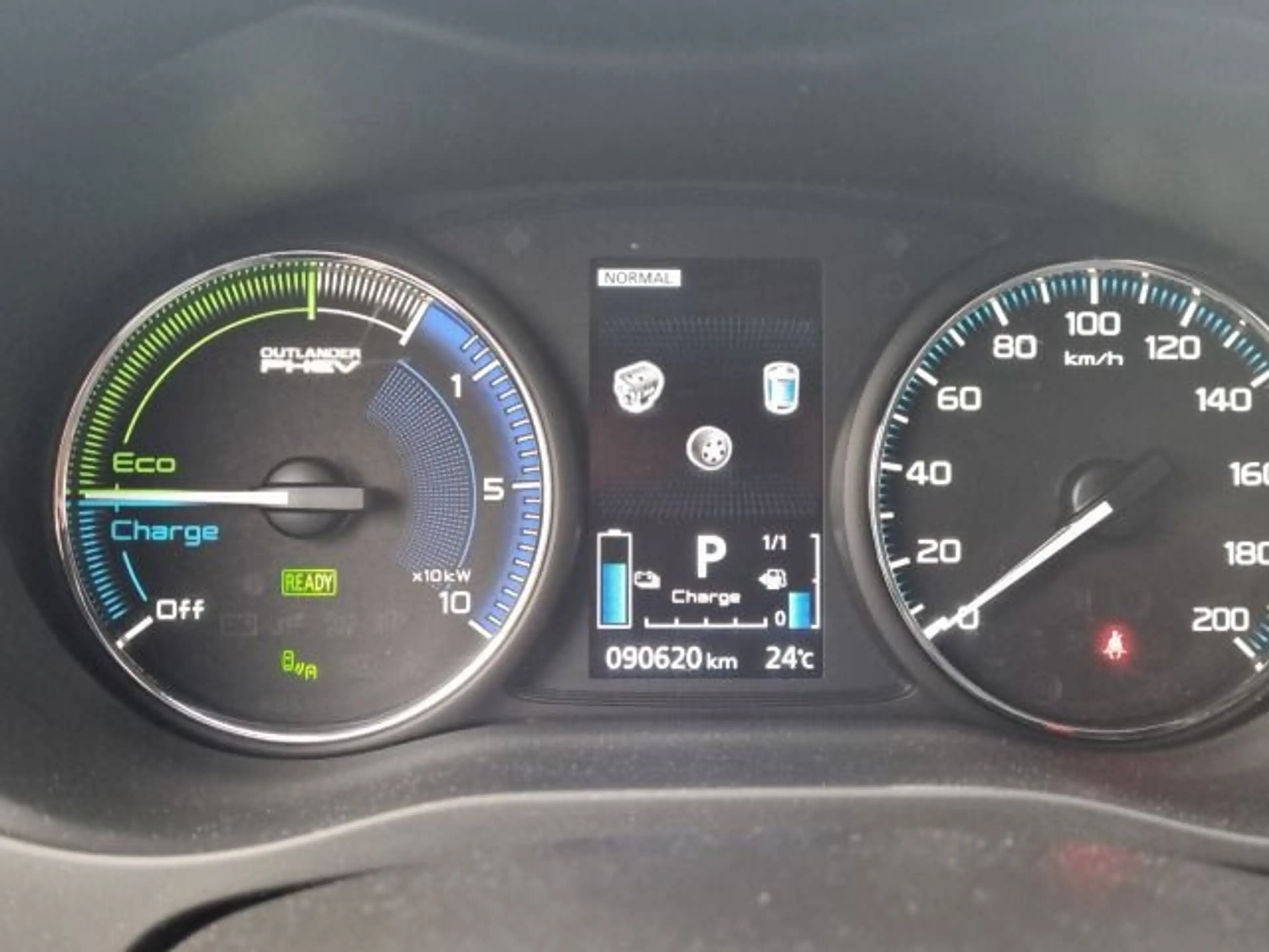 Mitsubishi Outlander 2.4PHEV Plus Spirit 4WD — photo 15