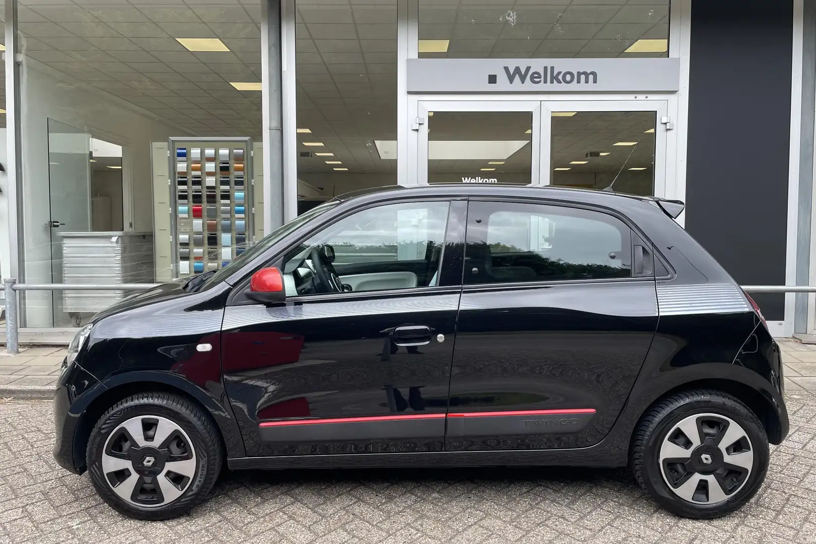 Renault Twingo 1.0 SCe Collection | AIRCO | BLUETOOTH | CRUISE CO Zwart - 2