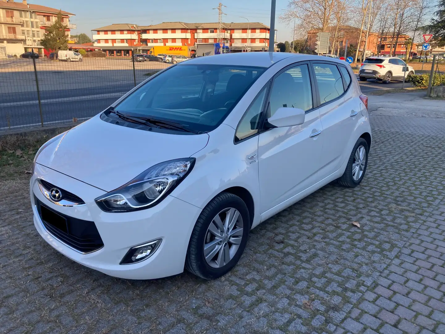 Hyundai iX20 1.4 crdi Comfort 90cv NEOPATENTATI Bianco - 2