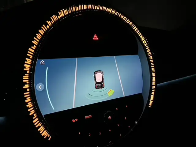 Mini Hatch view 26