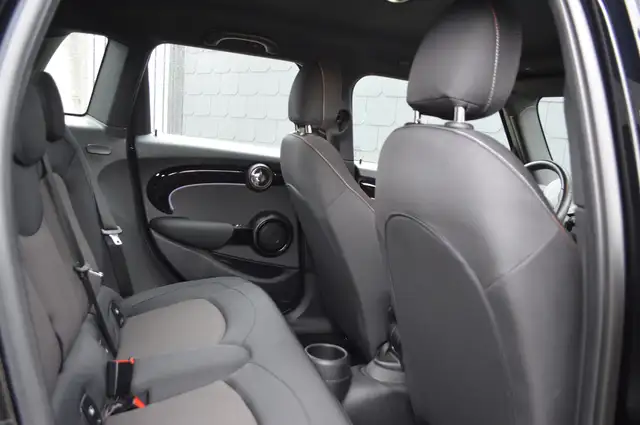 Mini Hatch view 20