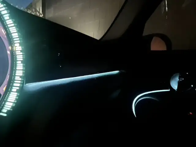 Mini Hatch view 23
