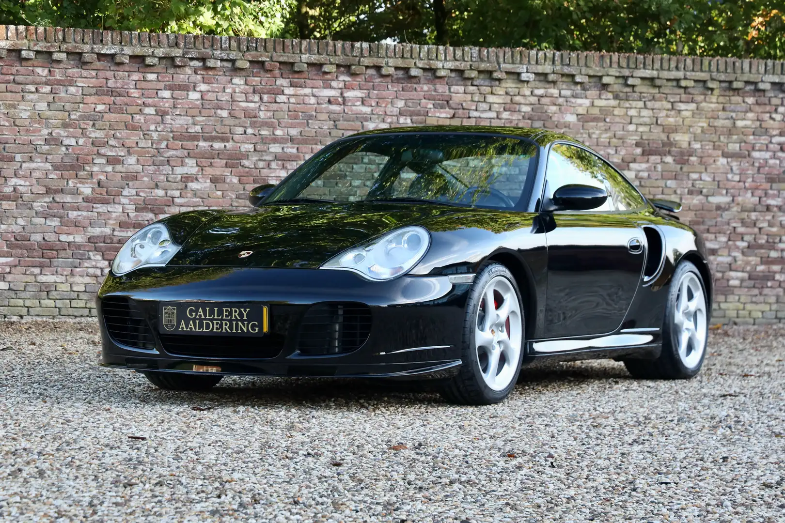 Porsche 996 996 Turbo "44.075 kilometers, 2 owners" In "connoi Noir - 1