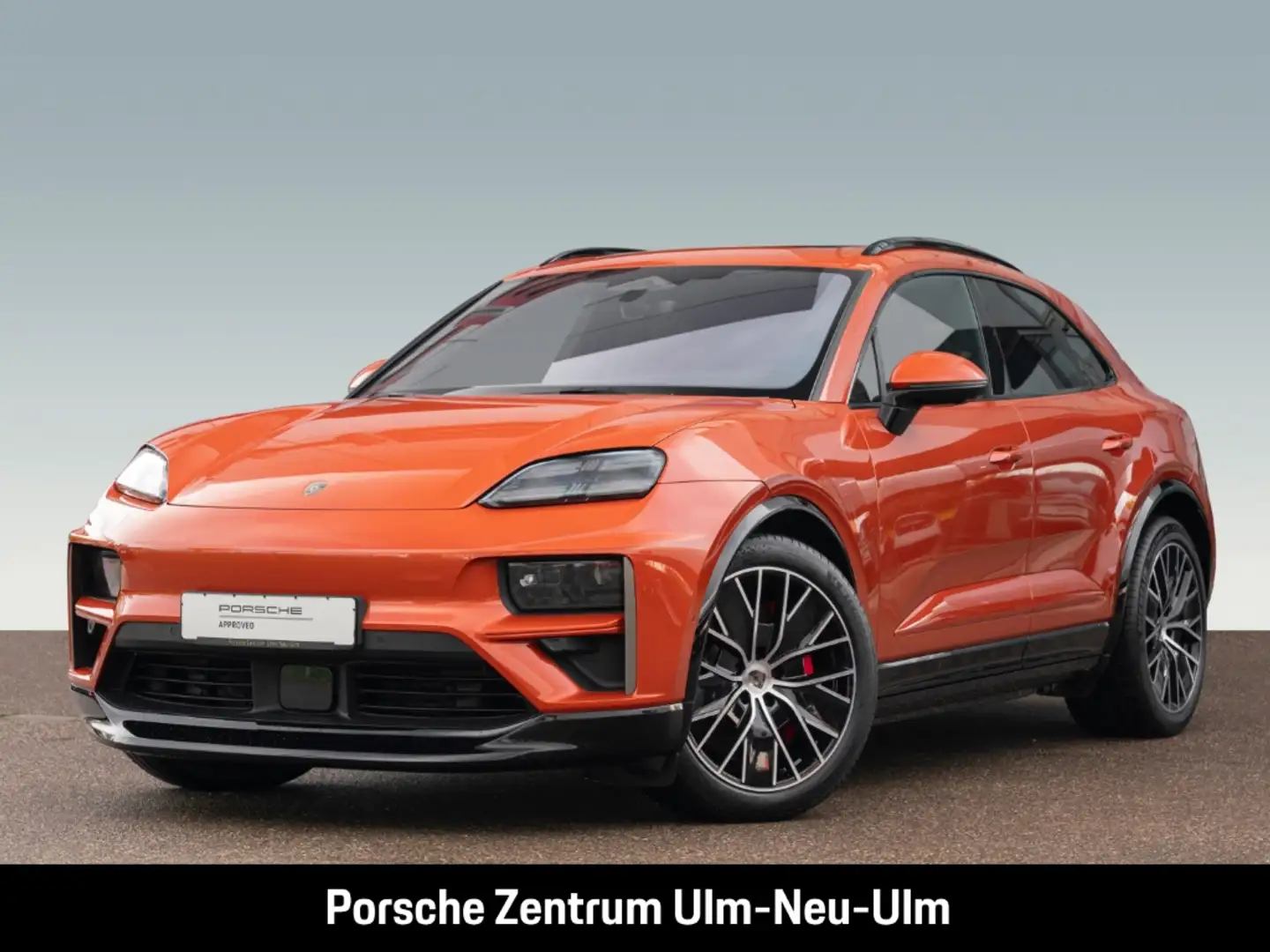 Porsche Macan Turbo Burmester HA-Lenkung InnoDrive LED Orange - 1