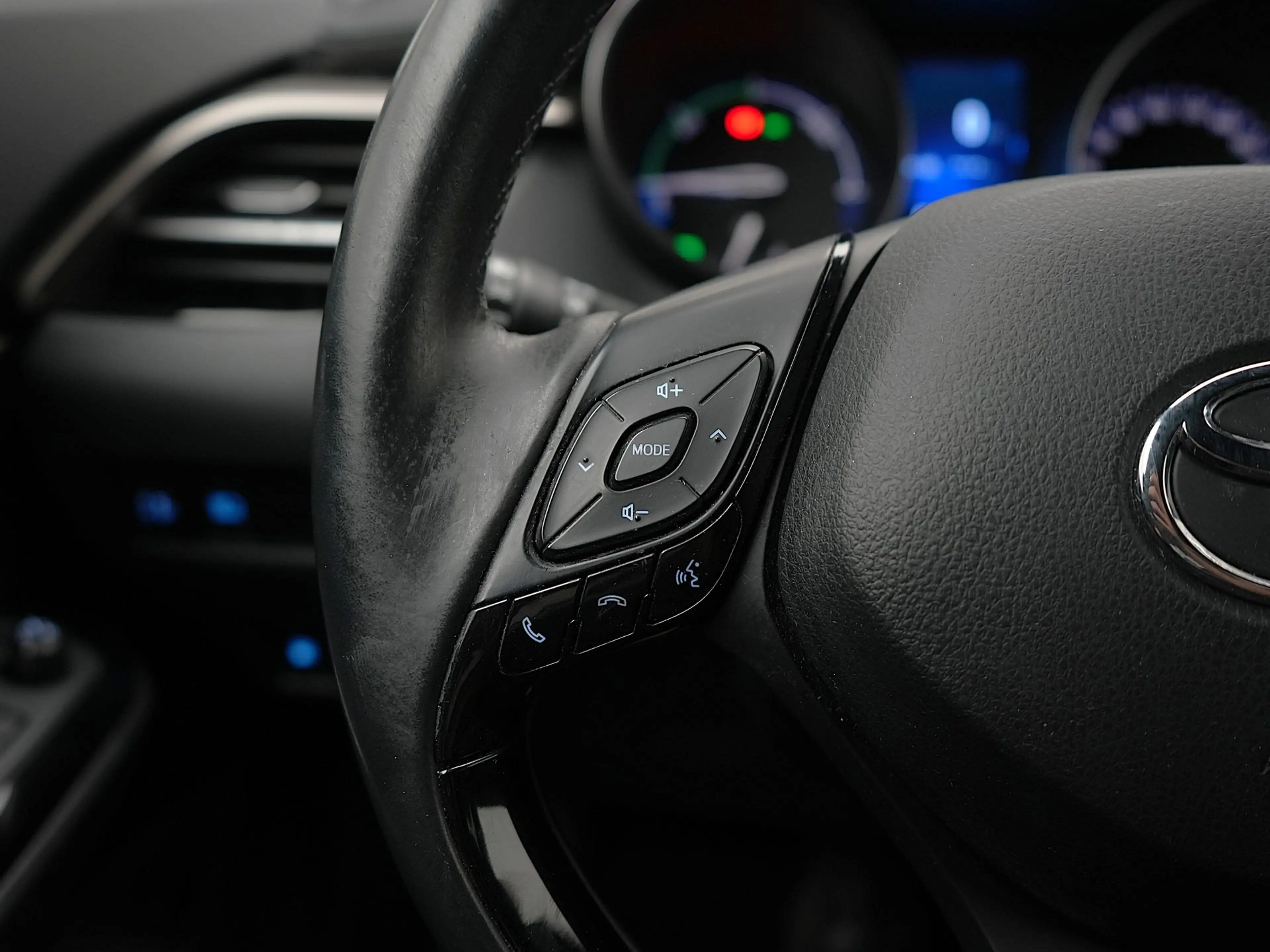 Toyota C-HR 1.8 Hybrid Dynamic — photo 14