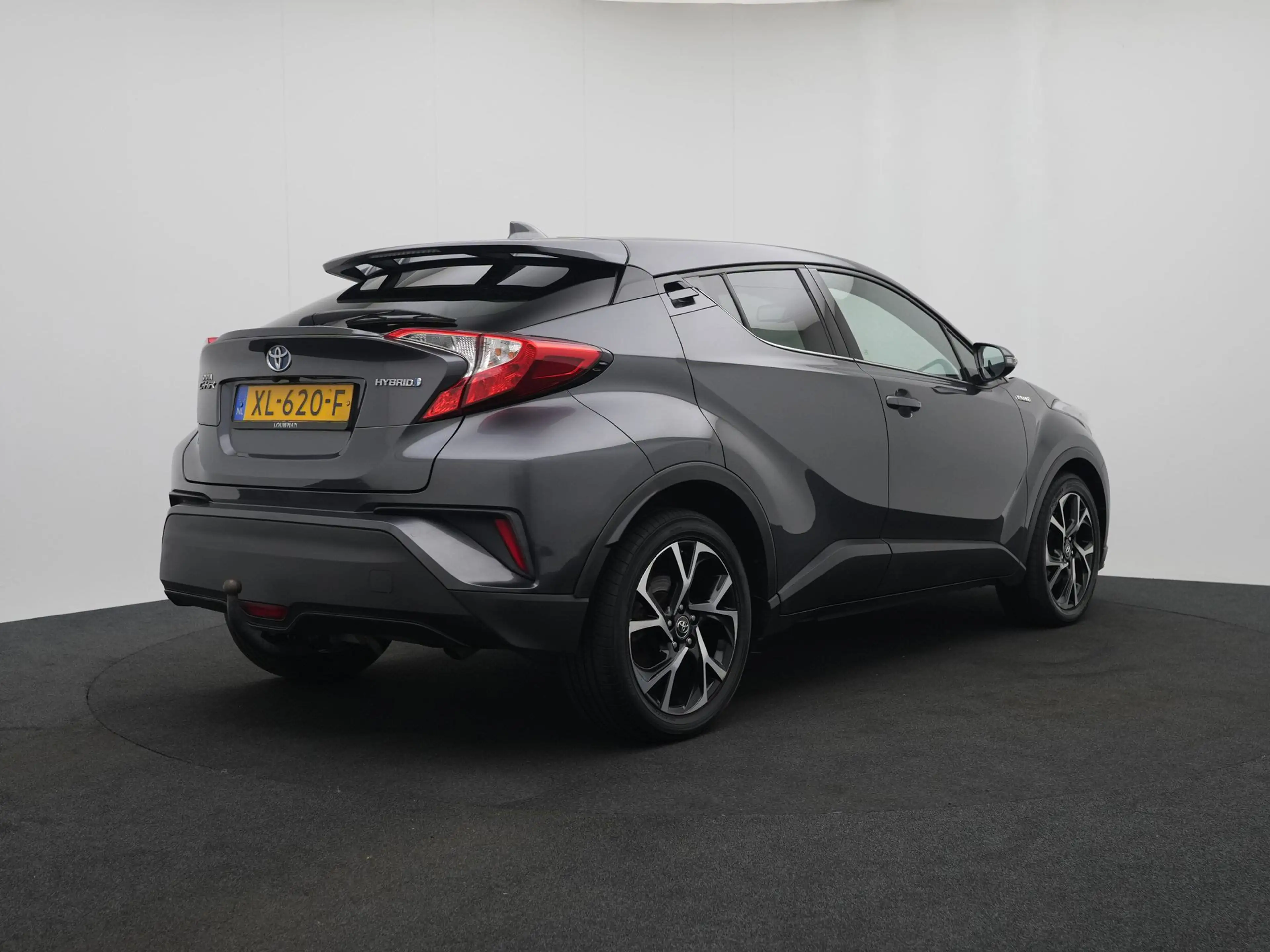 Toyota C-HR 1.8 Hybrid Dynamic — photo 2