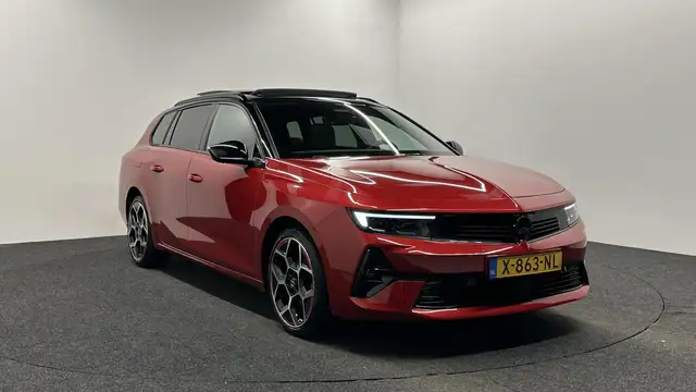 Opel Astra view 5