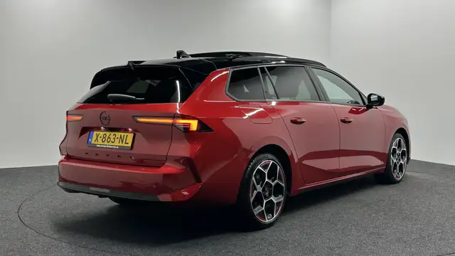 Opel Astra view 4