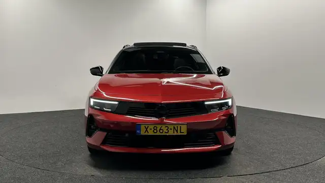 Opel Astra view 8