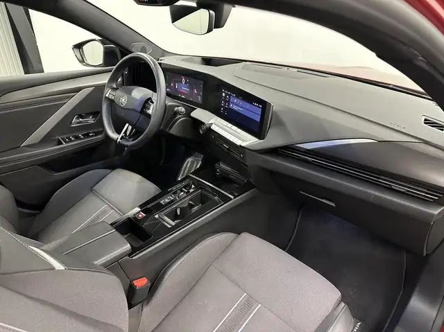Opel Astra view 11