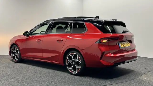 Opel Astra view 2