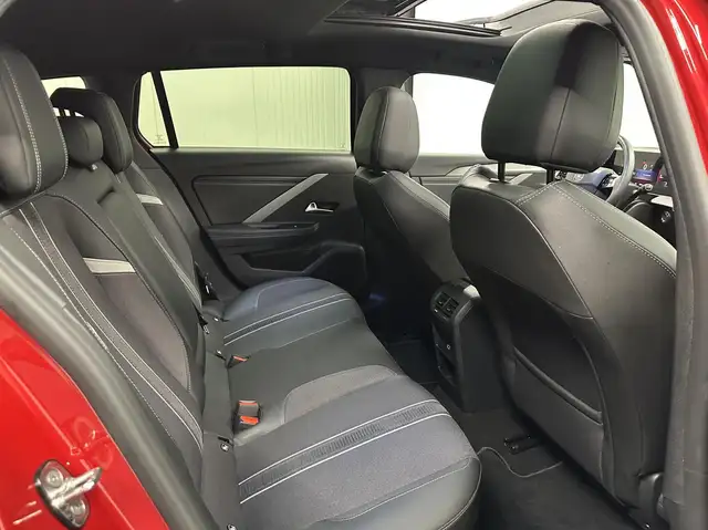 Opel Astra view 13