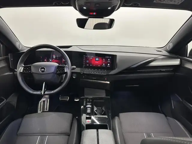 Opel Astra view 3