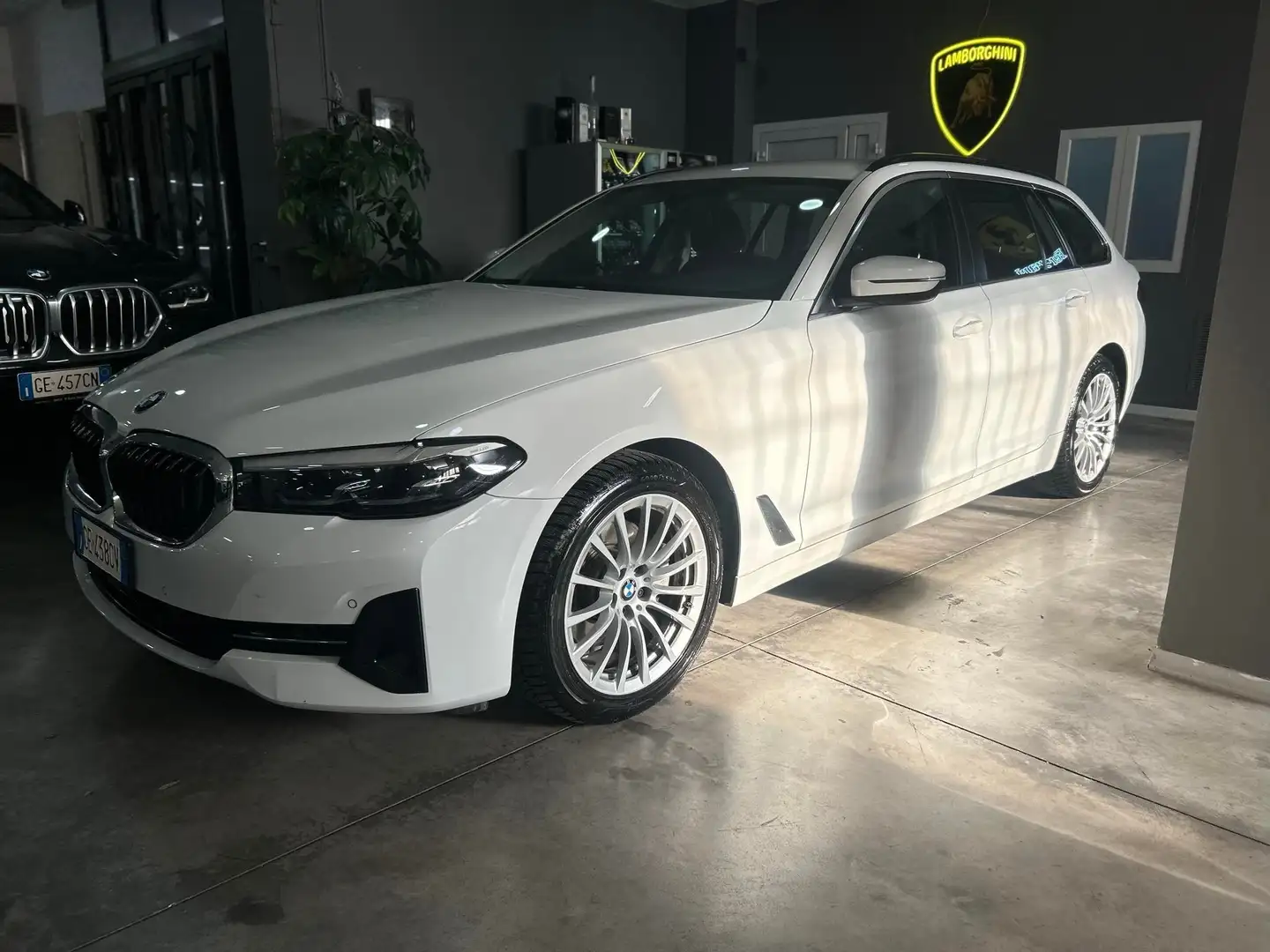 BMW 520 520d Touring mhev 48V xdrive auto *PDC *NAVI *APP Bianco - 2