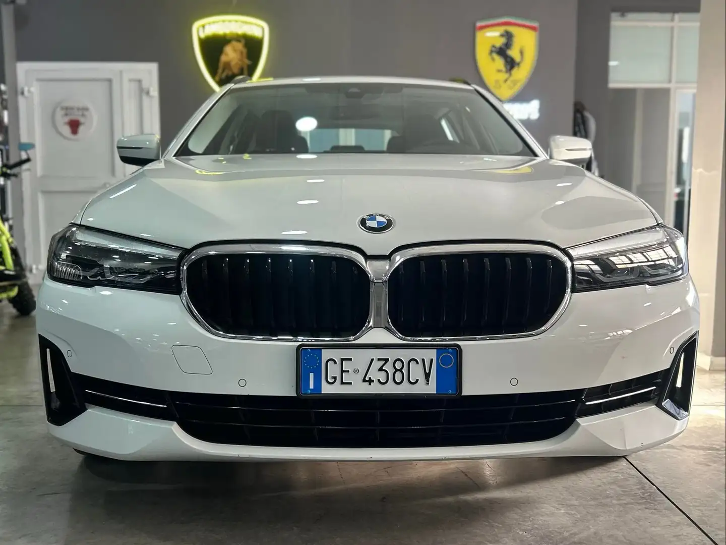 BMW 520 520d Touring mhev 48V xdrive auto *PDC *NAVI *APP Bianco - 1