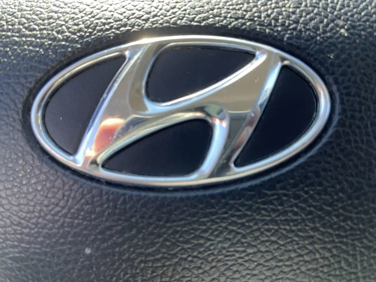 Hyundai ELANTRA снимка Hyundai ELANTRA