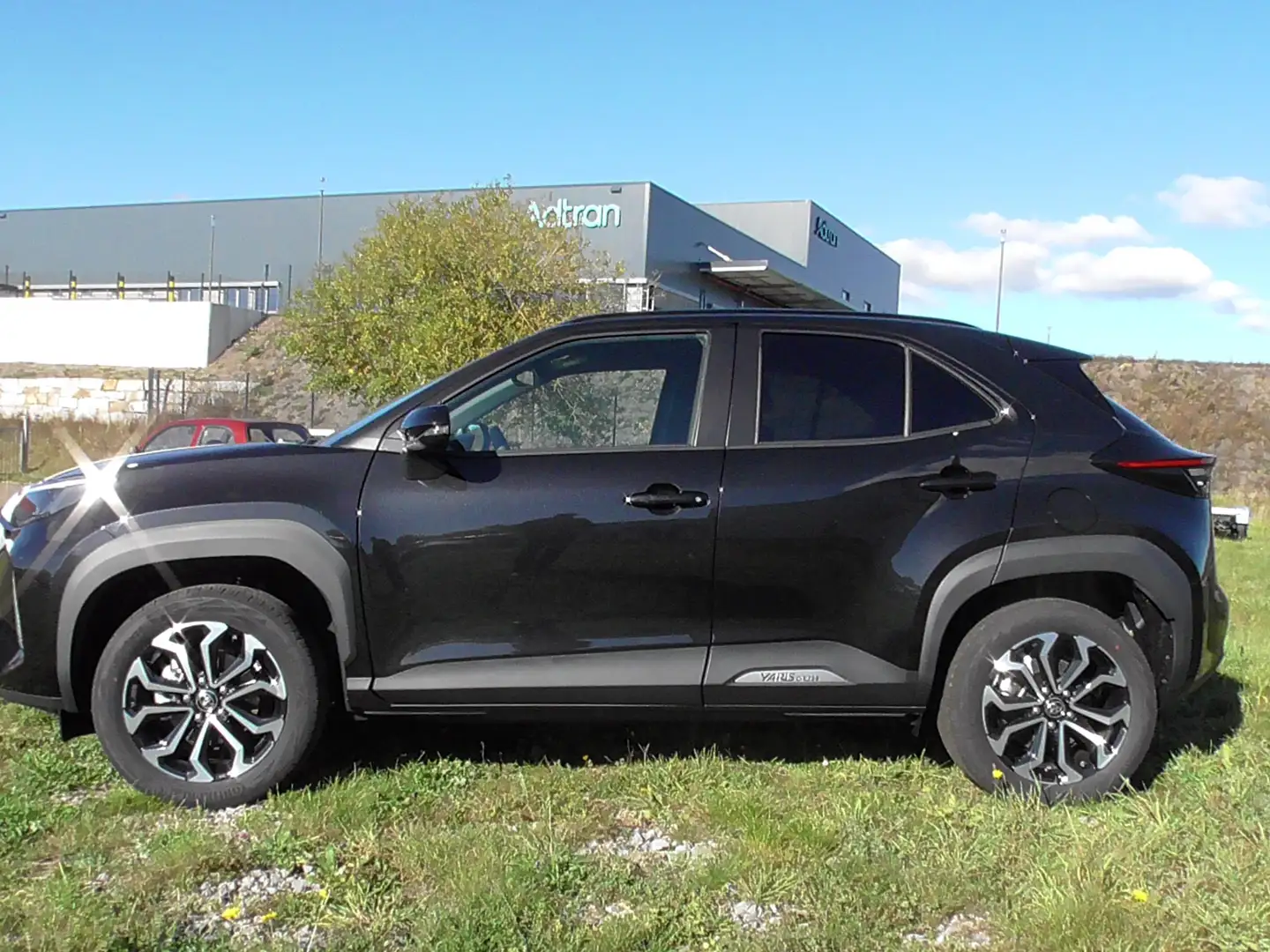 Toyota Yaris Cross Hybrid,Autom.,Sitzhzg,Lenkradhzg,Alu,SHA,PCSS,Navi Noir - 2