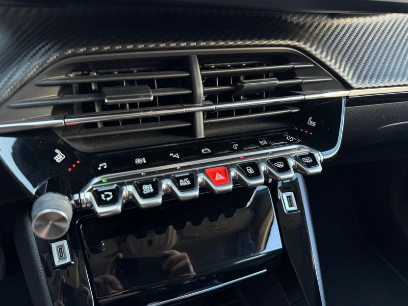Peugeot 2008 1.2 PureTech Allure | Nieuwe D-Riem | Full LED | C — photo 19