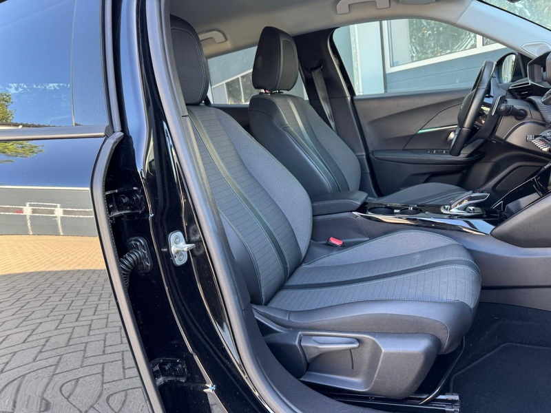 Peugeot 2008 1.2 PureTech Allure | Nieuwe D-Riem | Full LED | C — photo 22