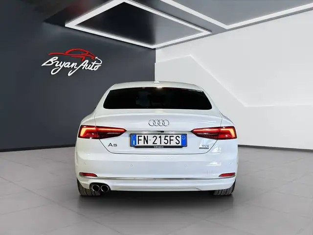 Audi A5 view 4