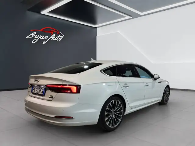 Audi A5 view 5