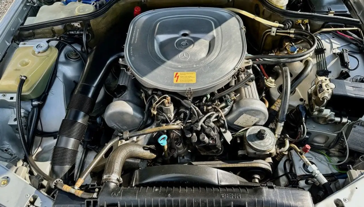 Mercedes-Benz 380 sec 1984, foto 4