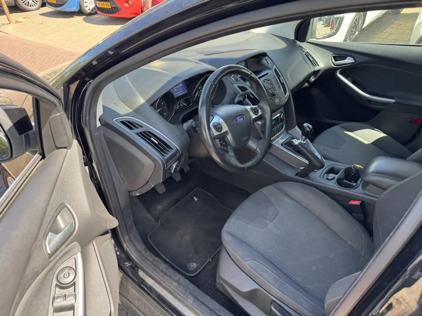 Ford Focus Wagon 1.0 EcoB. Titanium trekhaak handel export Negro - 2