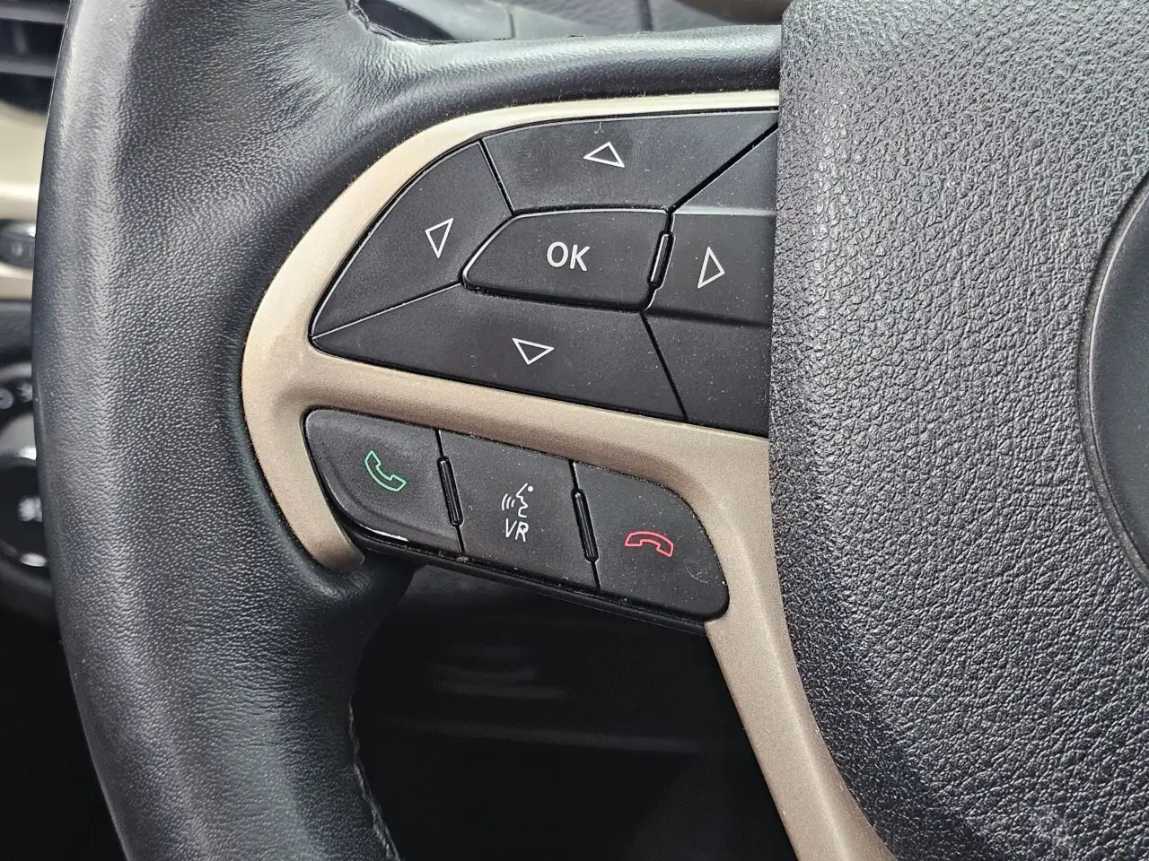 Jeep Cherokee снимка Jeep Cherokee