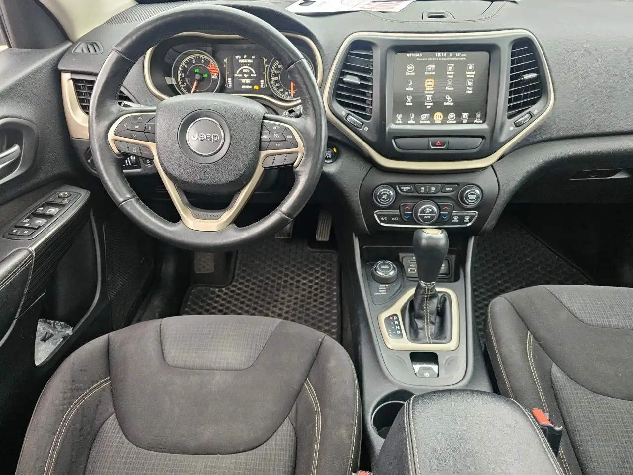 Jeep Cherokee снимка Jeep Cherokee