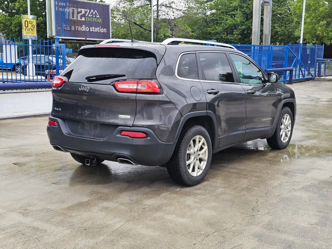 Jeep Cherokee снимка Jeep Cherokee