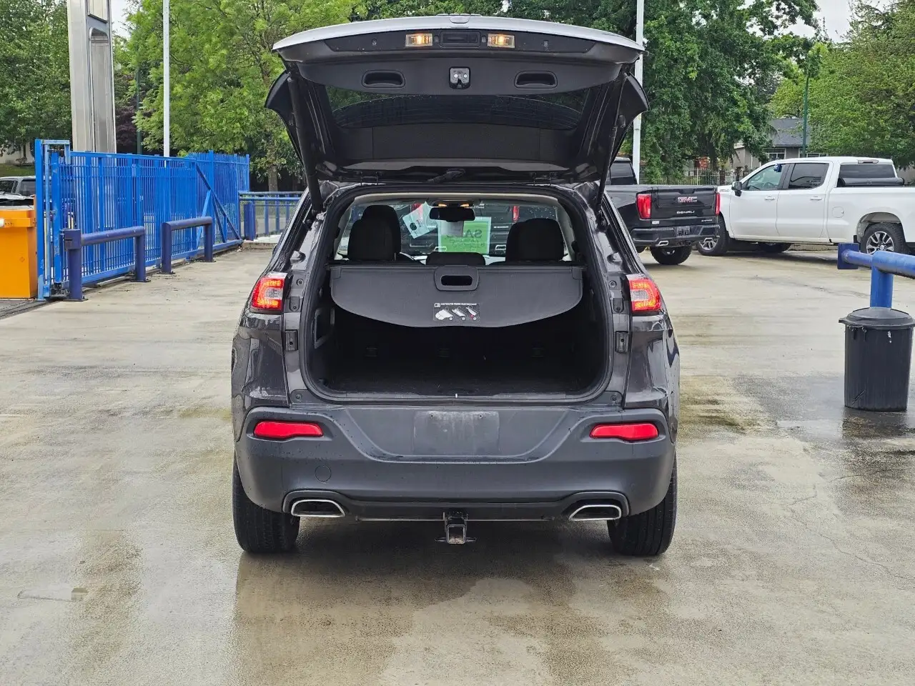 Jeep Cherokee снимка Jeep Cherokee