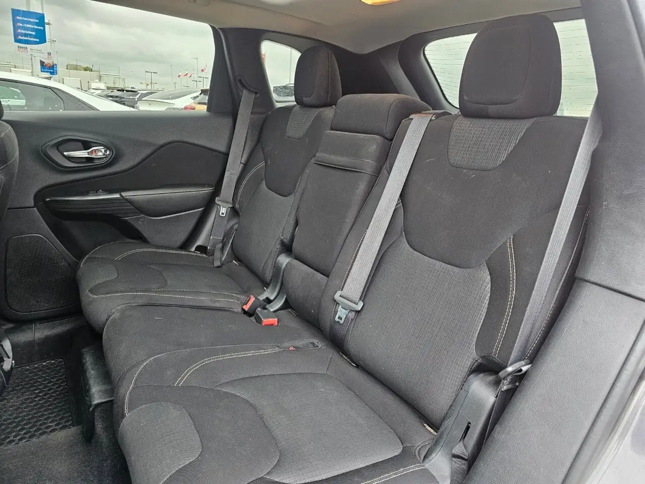 Jeep Cherokee снимка Jeep Cherokee