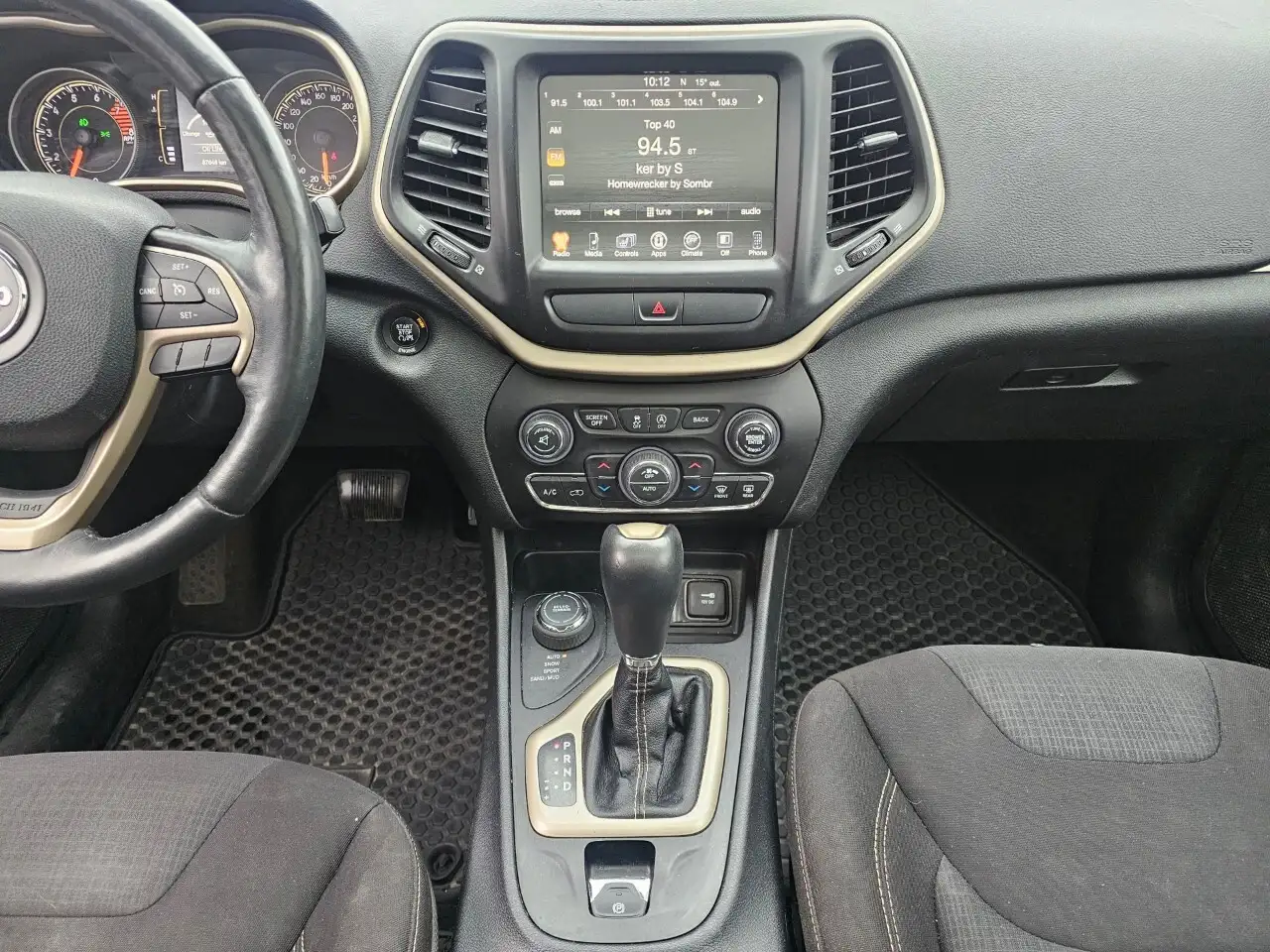 Jeep Cherokee снимка Jeep Cherokee