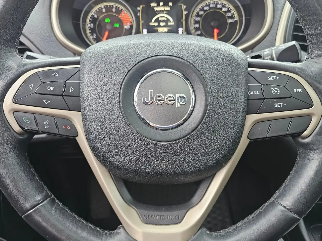 Jeep Cherokee снимка Jeep Cherokee