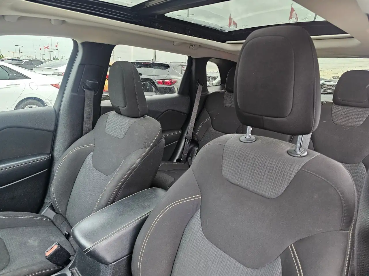 Jeep Cherokee снимка Jeep Cherokee