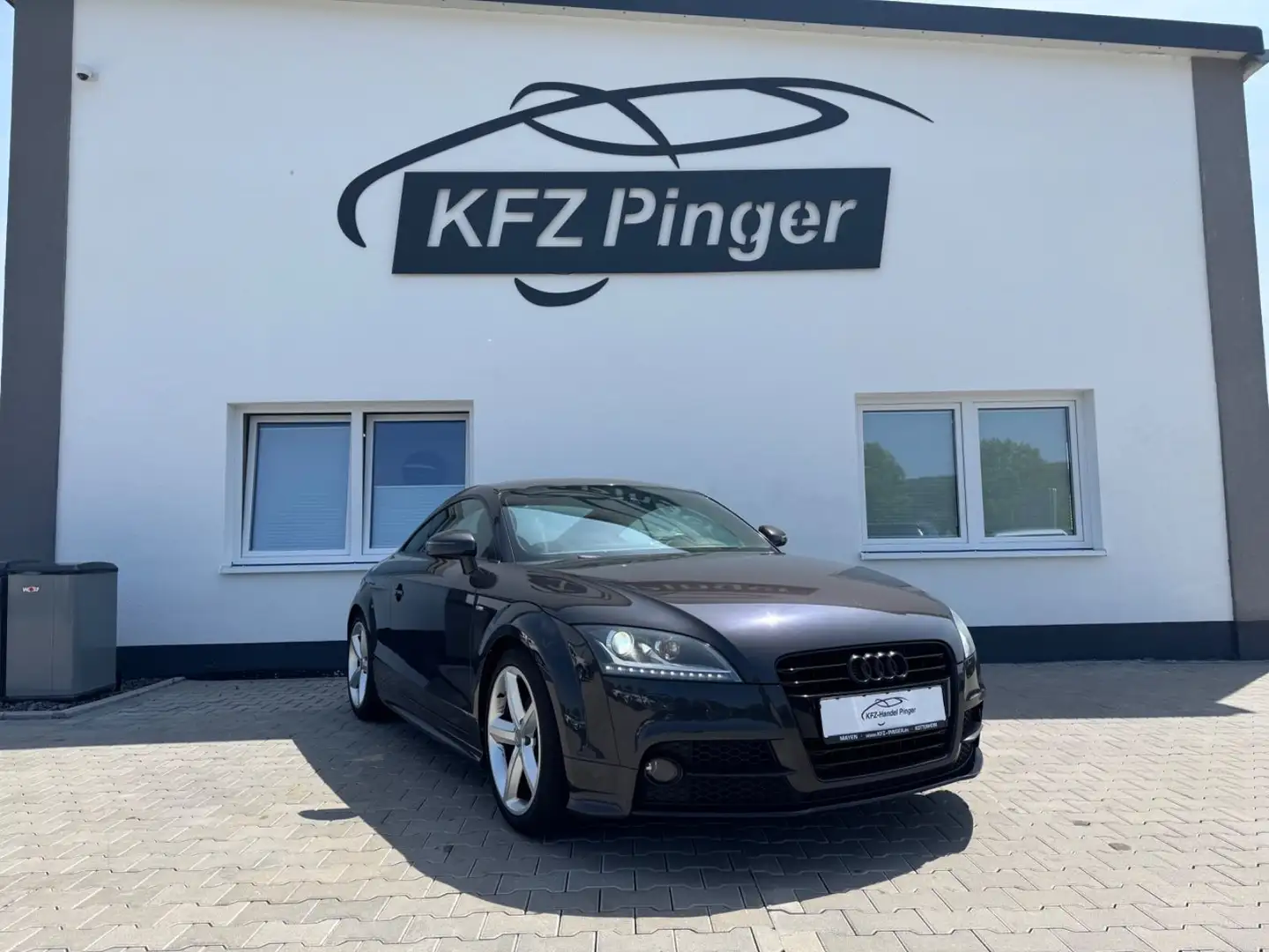 Audi TT Coupe/Roadster 1.8 TFSI Coupe S-Line Grau - 1