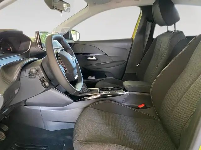 Peugeot 208 view 7