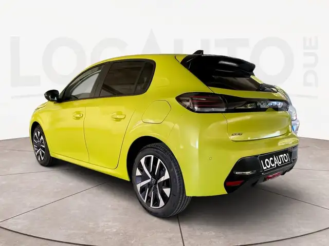 Peugeot 208 view 5