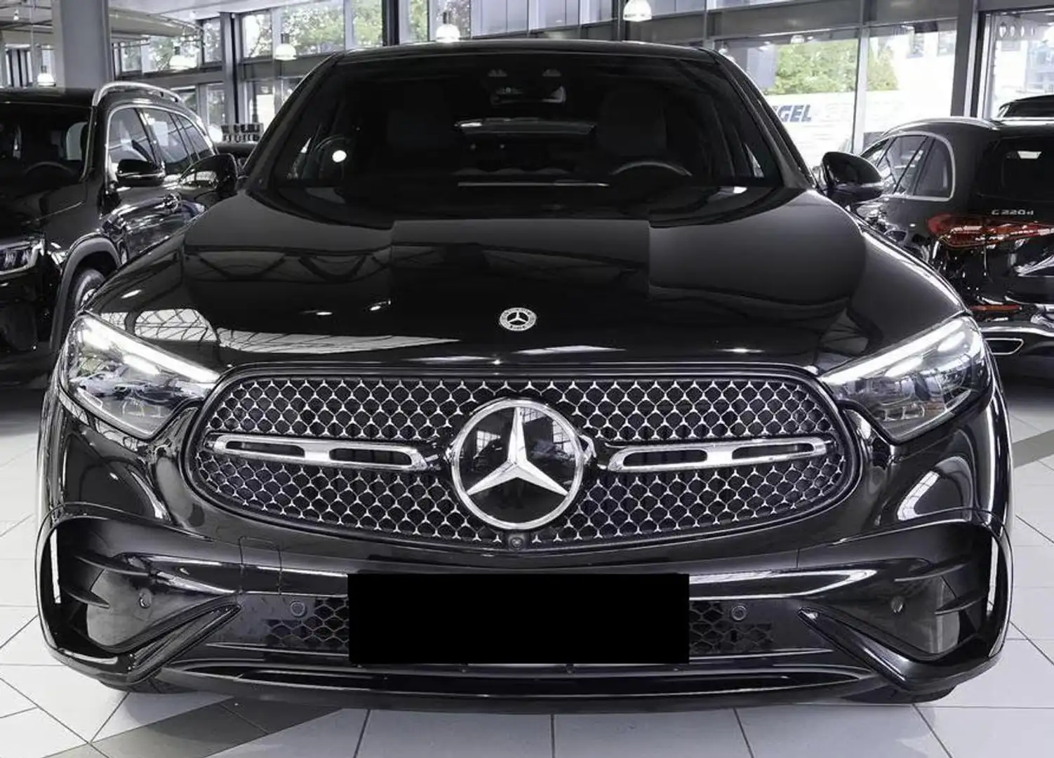 Mercedes-Benz GLC 300 d COUPE AMG PREMIUM PANORAMA NIGHT 20 Zwart - 2