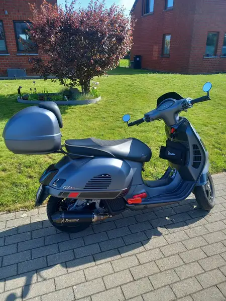 Vespa GTS