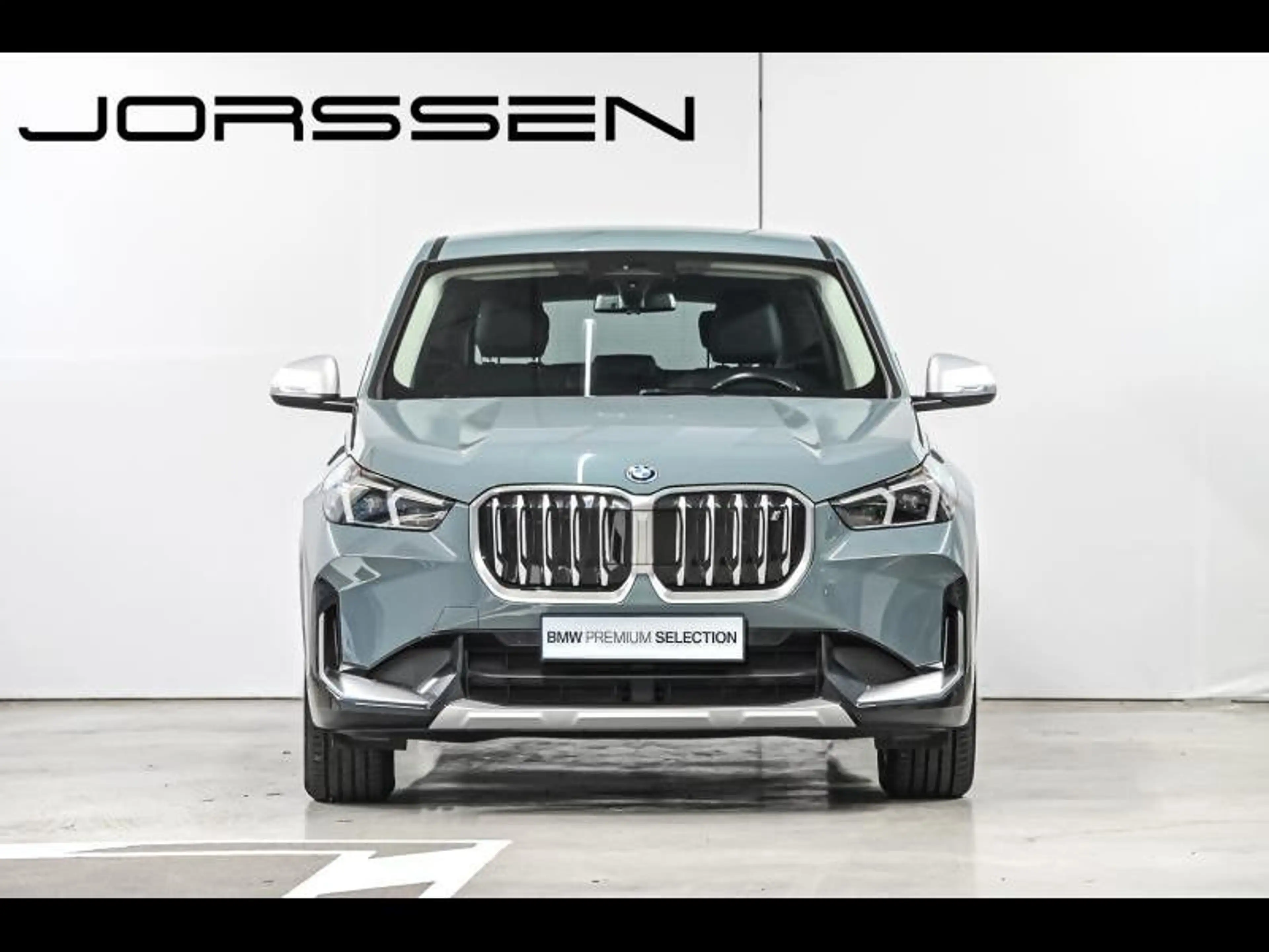 BMW iX1 IX1 xDrive30 — photo 2