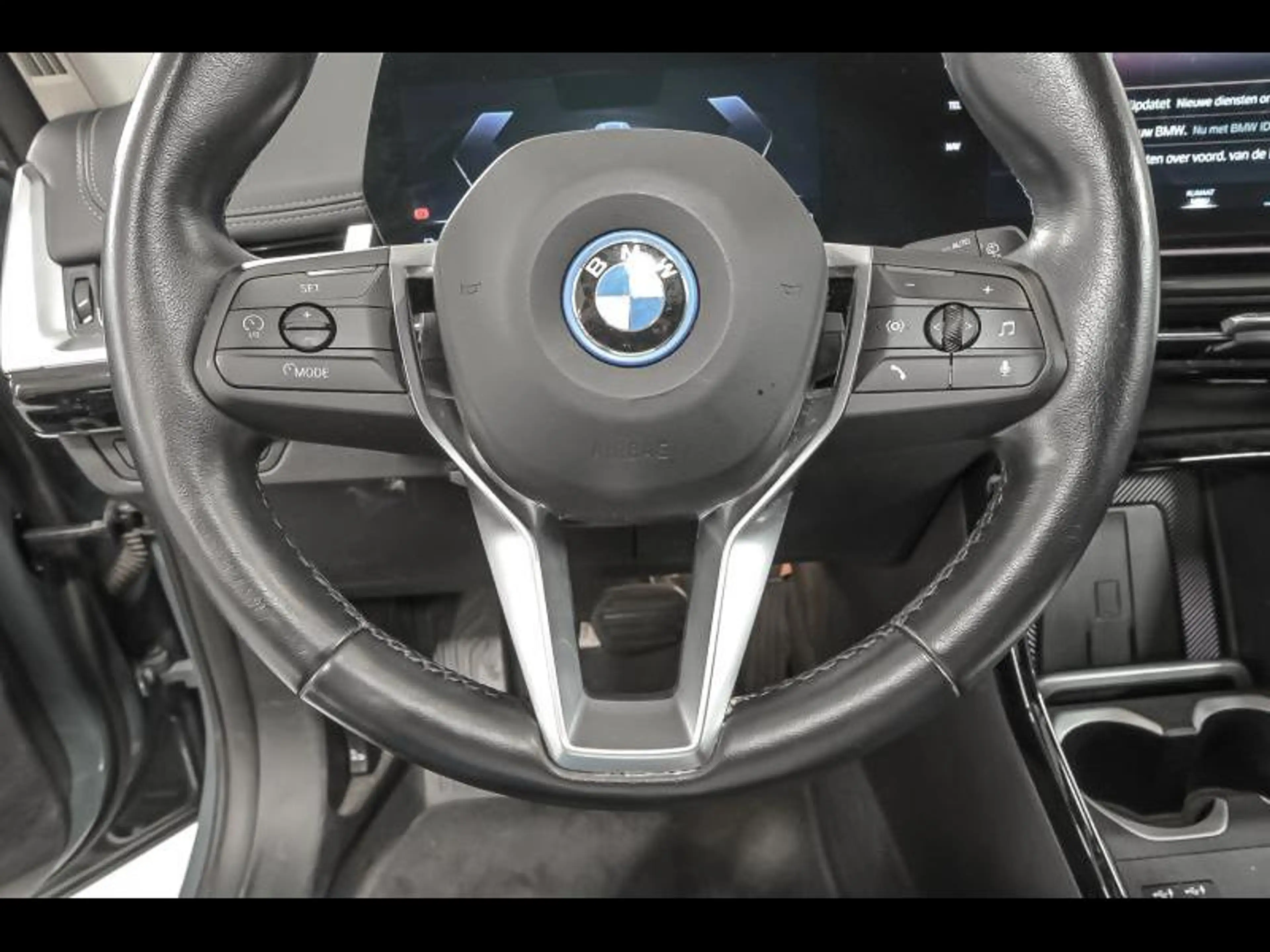 BMW iX1 IX1 xDrive30 — photo 9