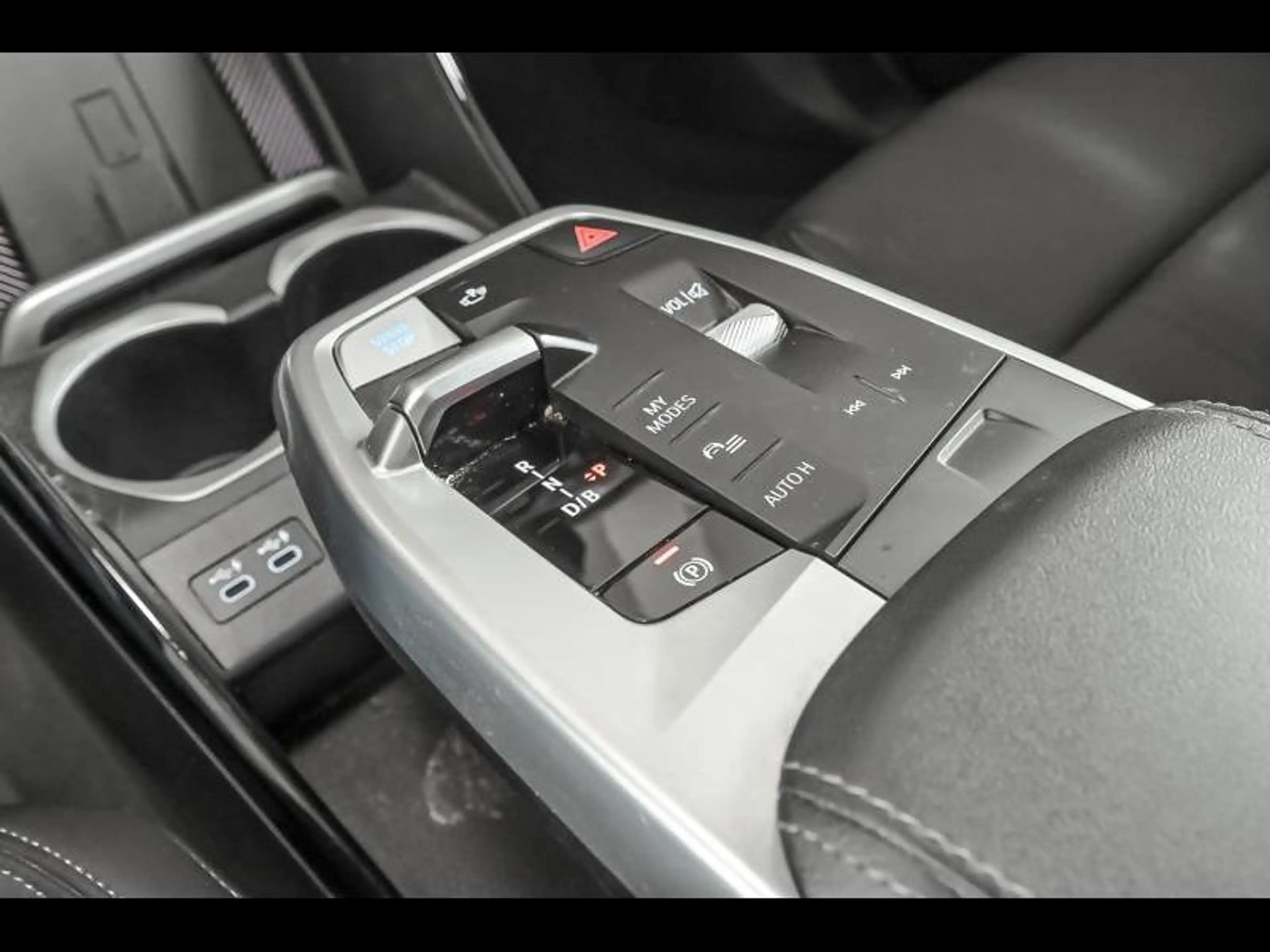 BMW iX1 IX1 xDrive30 — photo 11