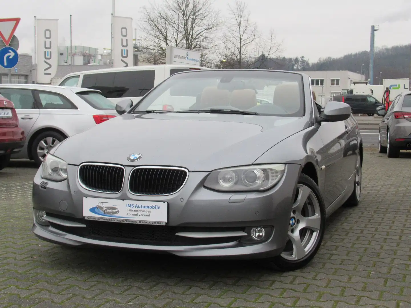 BMW 320 d  Cabrio*Navi*PDC*SHZ* Grau - 1