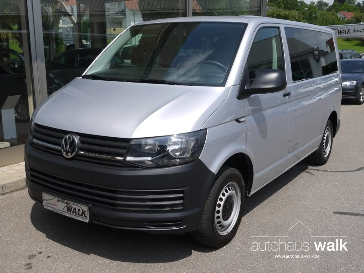 Volkswagen T6 Kombi 2.0 TDI 7-Sitzer Klima Sthz APS Argent - 2